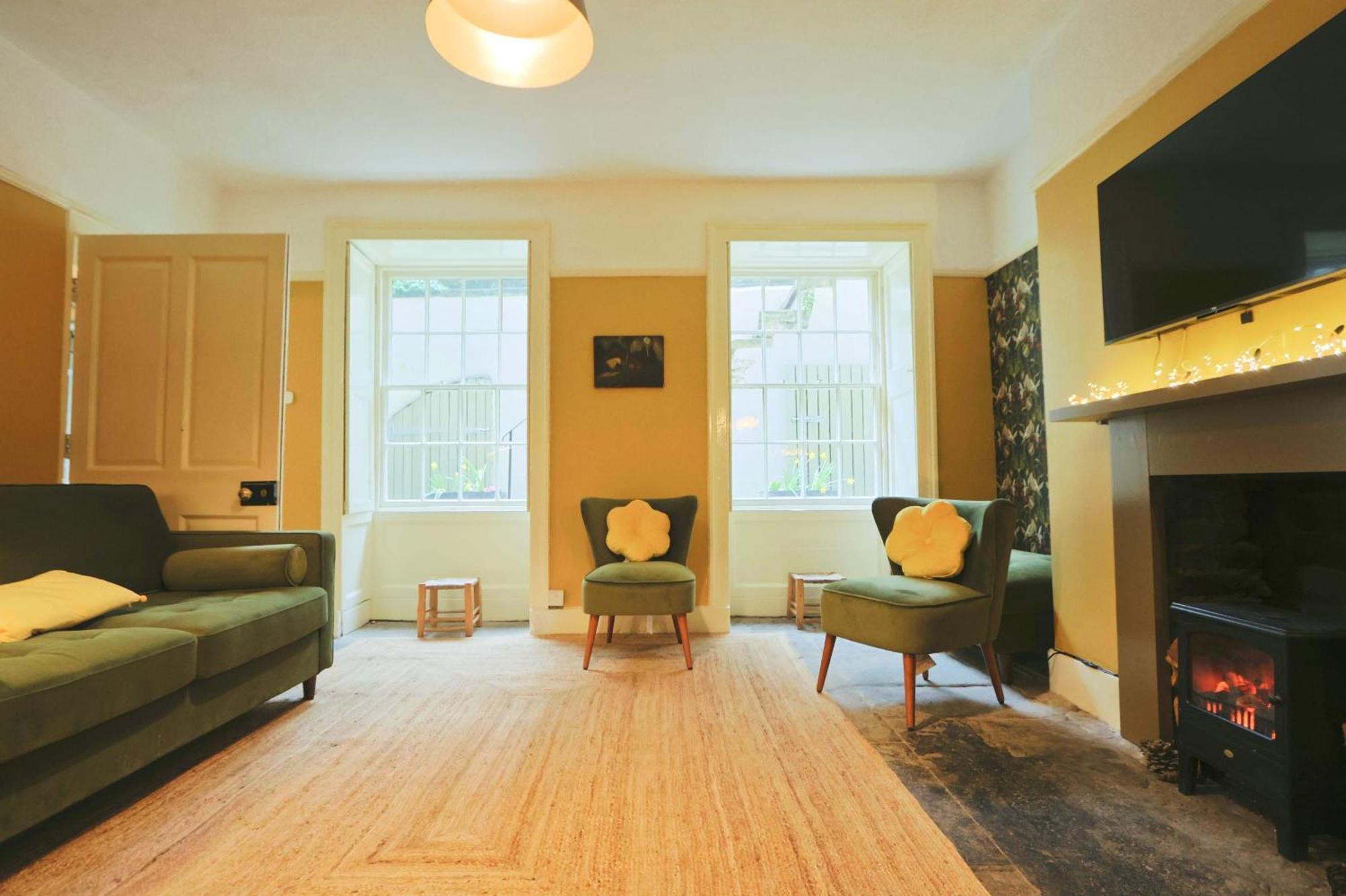 Two Bedroom Flat In Caledonia Place Apartment